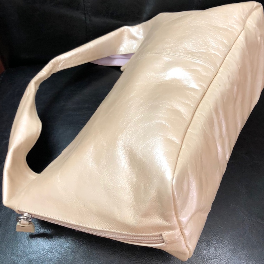 TANO New York Leather Bag - Picture 4 of 10